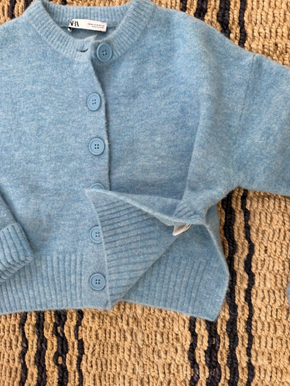 Zara Soft Knit Cropped Cardigan. Blue, Size Medium. EUC. - Picture 5 of 5